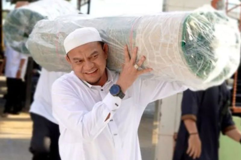 Pemkab HSS serahkan bantuan puluhan karpet masjid di Daha Pemkab HSS serahkan bantuan puluhan karpet masjid di Daha