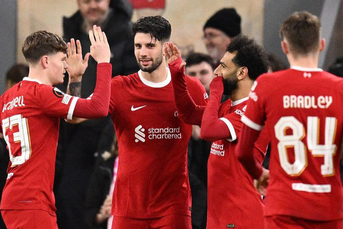 Liverpool geser Arsenal dari puncak klasemen Liga Inggris Liverpool geser Arsenal dari puncak klasemen Liga Inggris