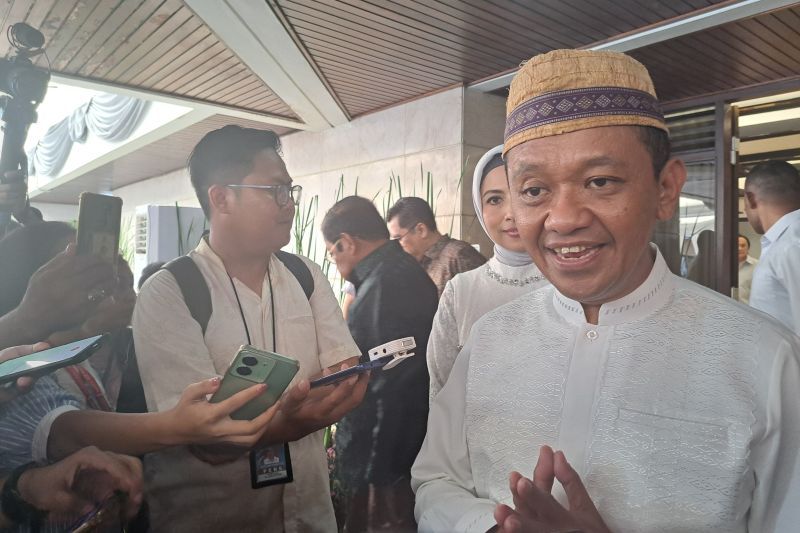 Bahlil mengaku tahu ukuran bajunya terkait calon Ketum Partai Golkar Bahlil mengaku tahu ukuran bajunya terkait calon Ketum Partai Golkar