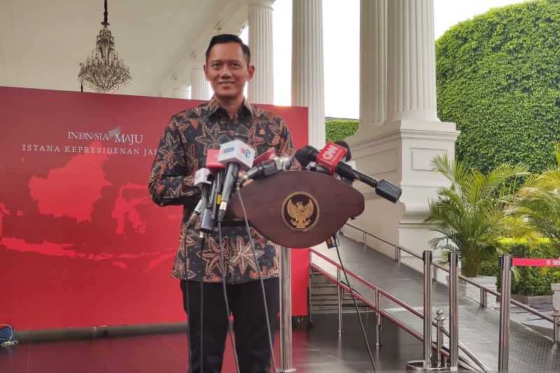 Jokowi minta AHY selesaikan 2.086 hektare lahan bermasalah di IKN Jokowi minta AHY selesaikan 2.086 hektare lahan bermasalah di IKN