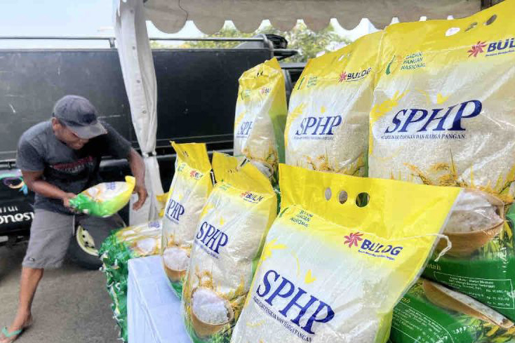 Bulog salurkan 643 ribu ton beras SPHP hingga pertengahan April Bulog salurkan 643 ribu ton beras SPHP hingga pertengahan April