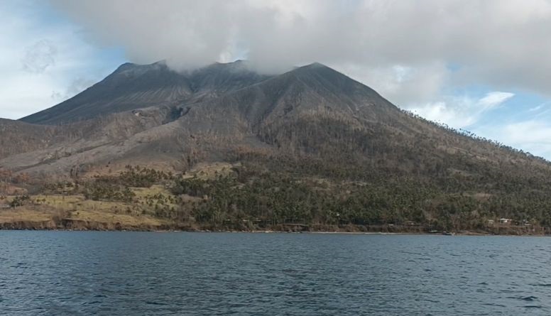 Pos PGA minta warga patuhi radius bahaya empat kilometer Gunung Ruang Pos PGA minta warga patuhi radius bahaya empat kilometer Gunung Ruang