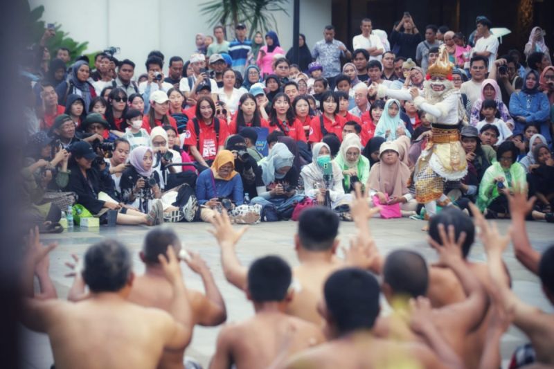 Red Sparks diajak berkeliling TMII sebelum pulang ke Korsel Red Sparks diajak berkeliling TMII sebelum pulang ke Korsel