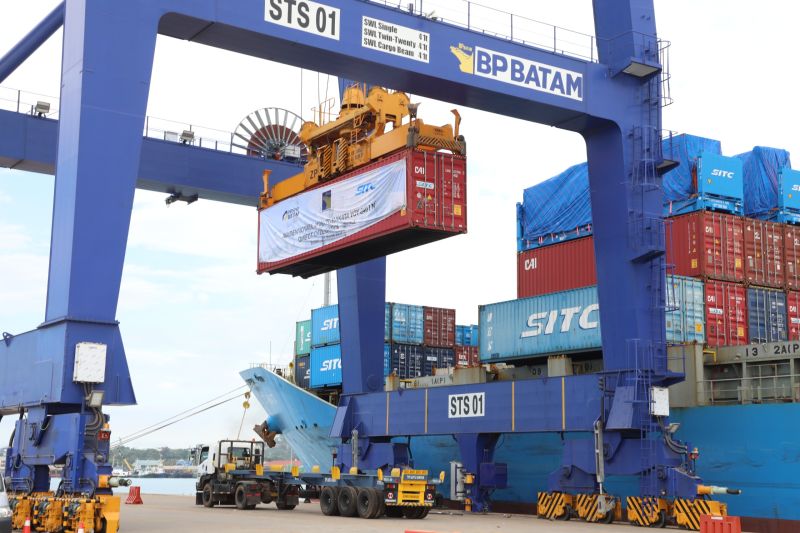 Pelayaran langsung peti kemas Batam-China pangkas biaya Rp9,5 juta Pelayaran langsung peti kemas Batam-China pangkas biaya Rp9,5 juta