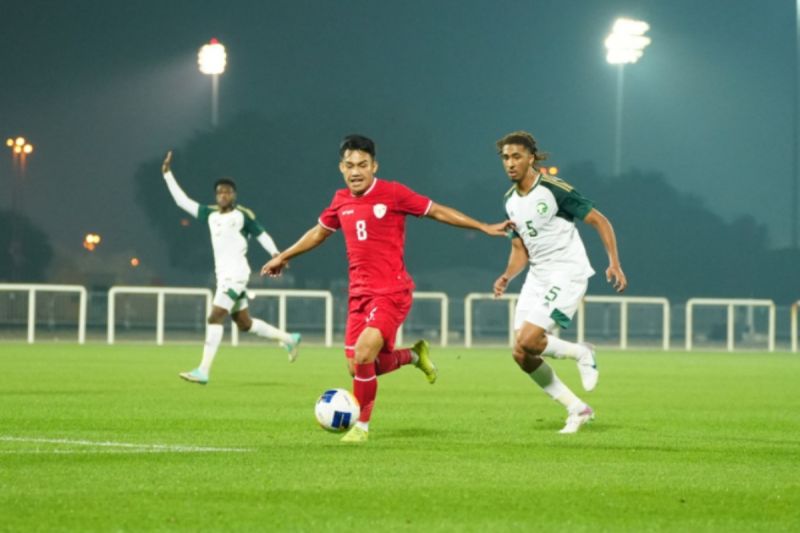 Timnas Indonesia U-23 kalah 1-3 lawan Arab Saudi dalam laga uji coba Timnas Indonesia U-23 kalah 1-3 lawan Arab Saudi dalam laga uji coba