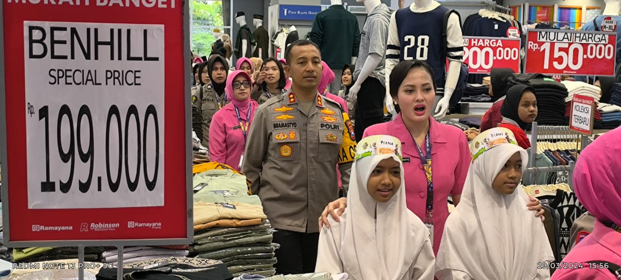 Polres Kediri Kota-Komunitas Polisi Baik ajak anak yatim belanja kebutuhan lebaran Polres Kediri Kota-Komunitas Polisi Baik ajak anak yatim belanja kebutuhan lebaran