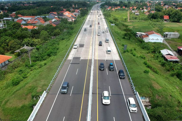 One way Cipali-Kalikangkung diperpanjang hingga Selasa siang One way Cipali-Kalikangkung diperpanjang hingga Selasa siang