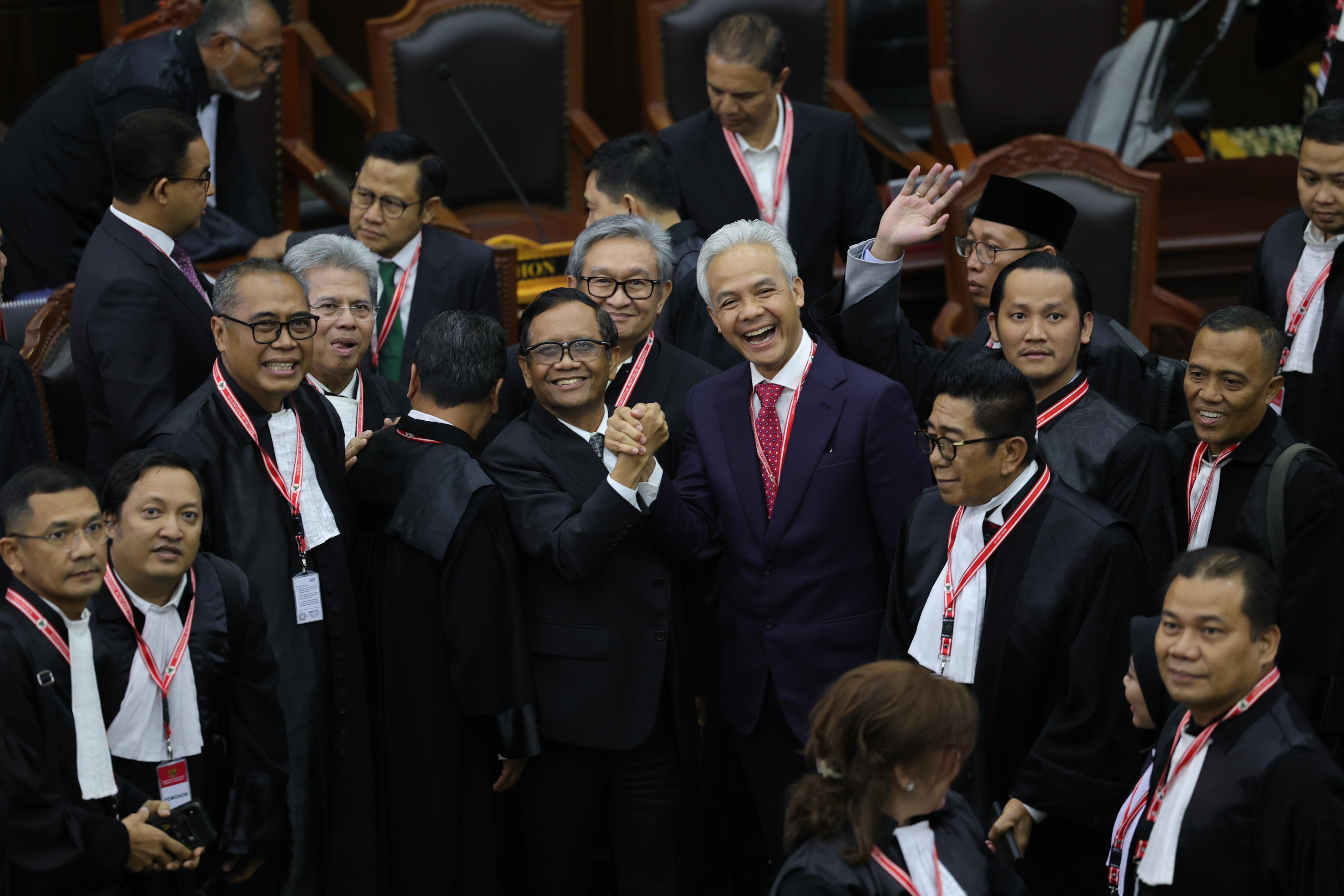Ganjar-Mahfud ucapkan selamat ke Prabowo-Gibran, ajak bersatu kembali untuk bangsa Ganjar-Mahfud ucapkan selamat ke Prabowo-Gibran, ajak bersatu kembali untuk bangsa