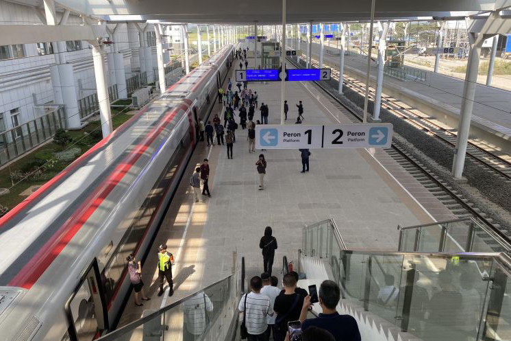 KCIC tambah 12 perjalanan kereta untuk layani angkutan Lebaran 2024 KCIC tambah 12 perjalanan kereta untuk layani angkutan Lebaran 2024