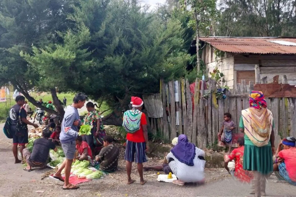 KKB Intan Jaya serang Pos Kemanan TNI-Polri, satu anak warga sipil tewas, satu lainnya luka tembak KKB Intan Jaya serang Pos Kemanan TNI-Polri, satu anak warga sipil tewas, satu lainnya luka tembak