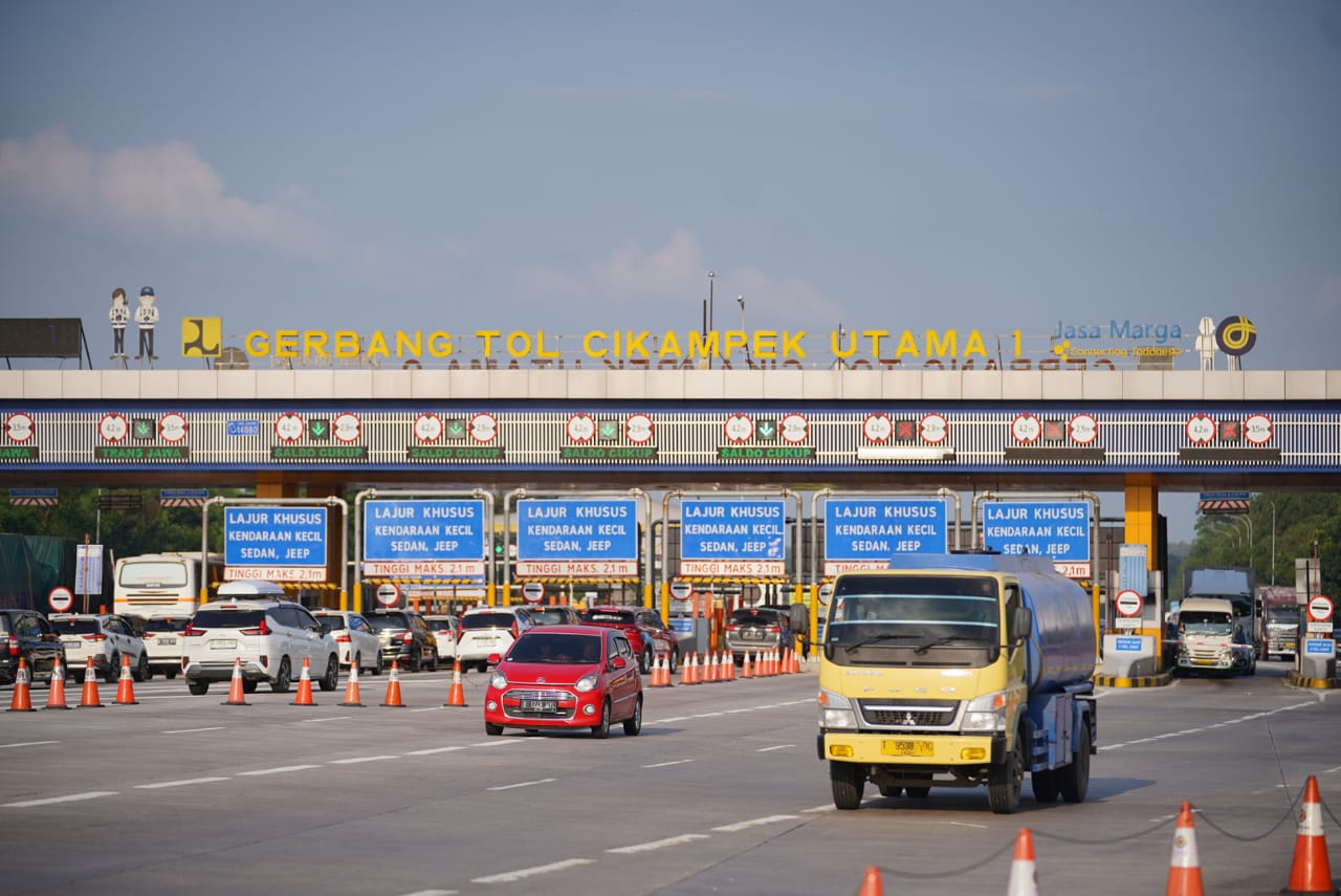 Potongan tarif 20% Jakarta - Semarang diberlakukan, pengendara pastikan kecukupan saldo e-toll Potongan tarif 20% Jakarta - Semarang diberlakukan, pengendara pastikan kecukupan saldo e-toll