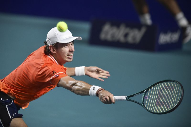 Tsitsipas kalahkan Zverev untuk capai perempat final Monte Carlo Tsitsipas kalahkan Zverev untuk capai perempat final Monte Carlo