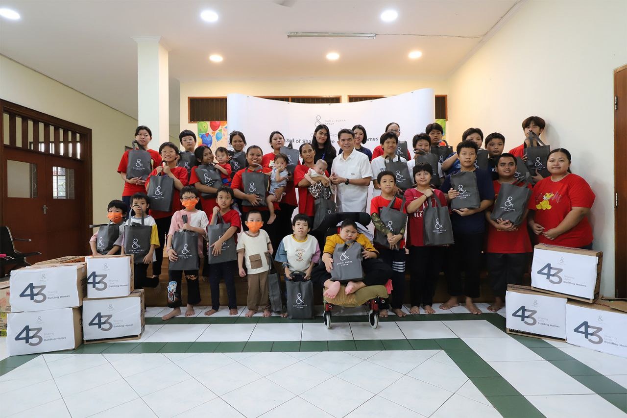 Sebuah perjalanan untuk terus bertumbuh, berkontribusi, dan mencapai masa depan bersama Sebuah perjalanan untuk terus bertumbuh, berkontribusi, dan mencapai masa depan bersama