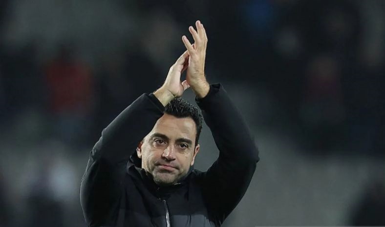 Xavi dikabarkan berubah pikiran dan akan bertahan di Barcelona Xavi dikabarkan berubah pikiran dan akan bertahan di Barcelona