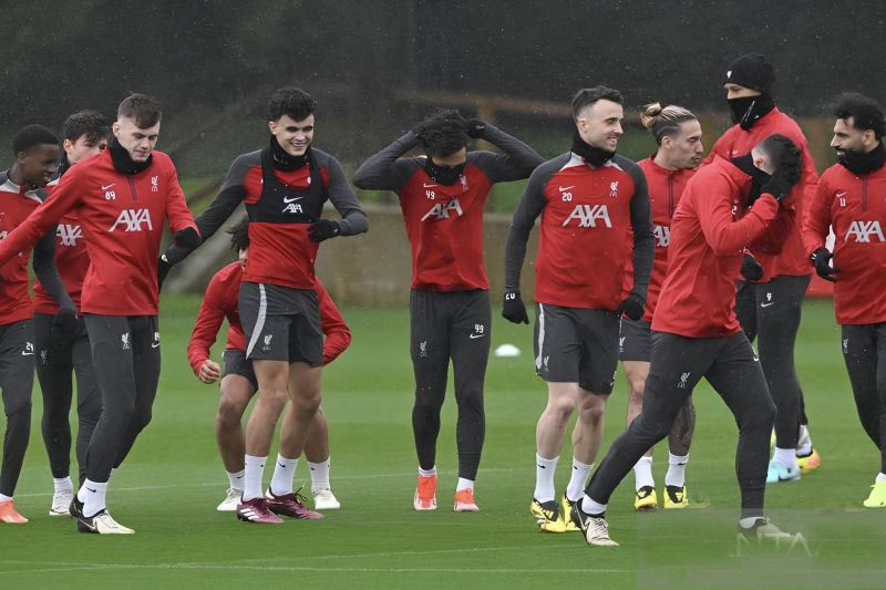 Tiga pilar penting Liverpool kembali berlatih jelang lawan Atalanta