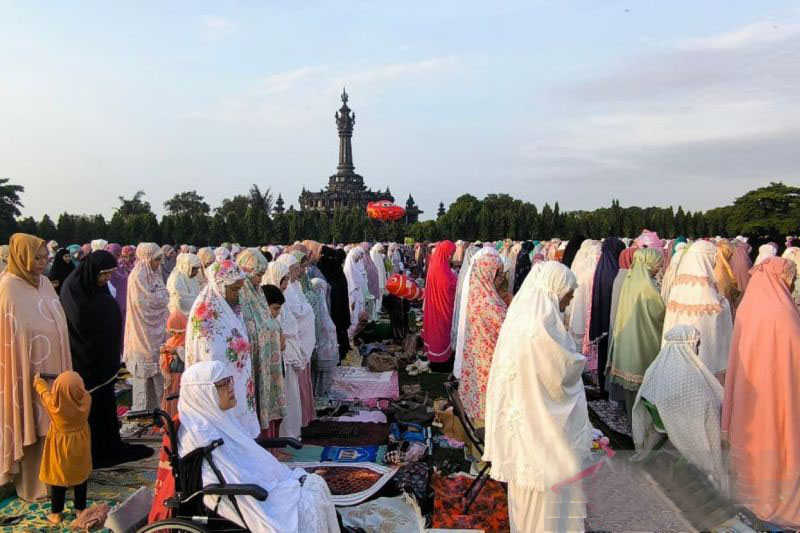 Khatib di Bali sampaikan pesan Idul Fitri untuk hidup lebih bermakna Khatib di Bali sampaikan pesan Idul Fitri untuk hidup lebih bermakna