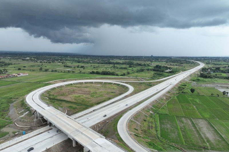 Jalur fungsional Tol Jogja-Solo dibuka untuk lancarkan arus balik Jalur fungsional Tol Jogja-Solo dibuka untuk lancarkan arus balik