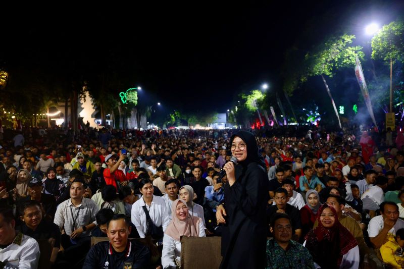 Pemkab Banyuwangi sediakan makanan minuman gratis di lokasi nobar Pemkab Banyuwangi sediakan makanan minuman gratis di lokasi nobar