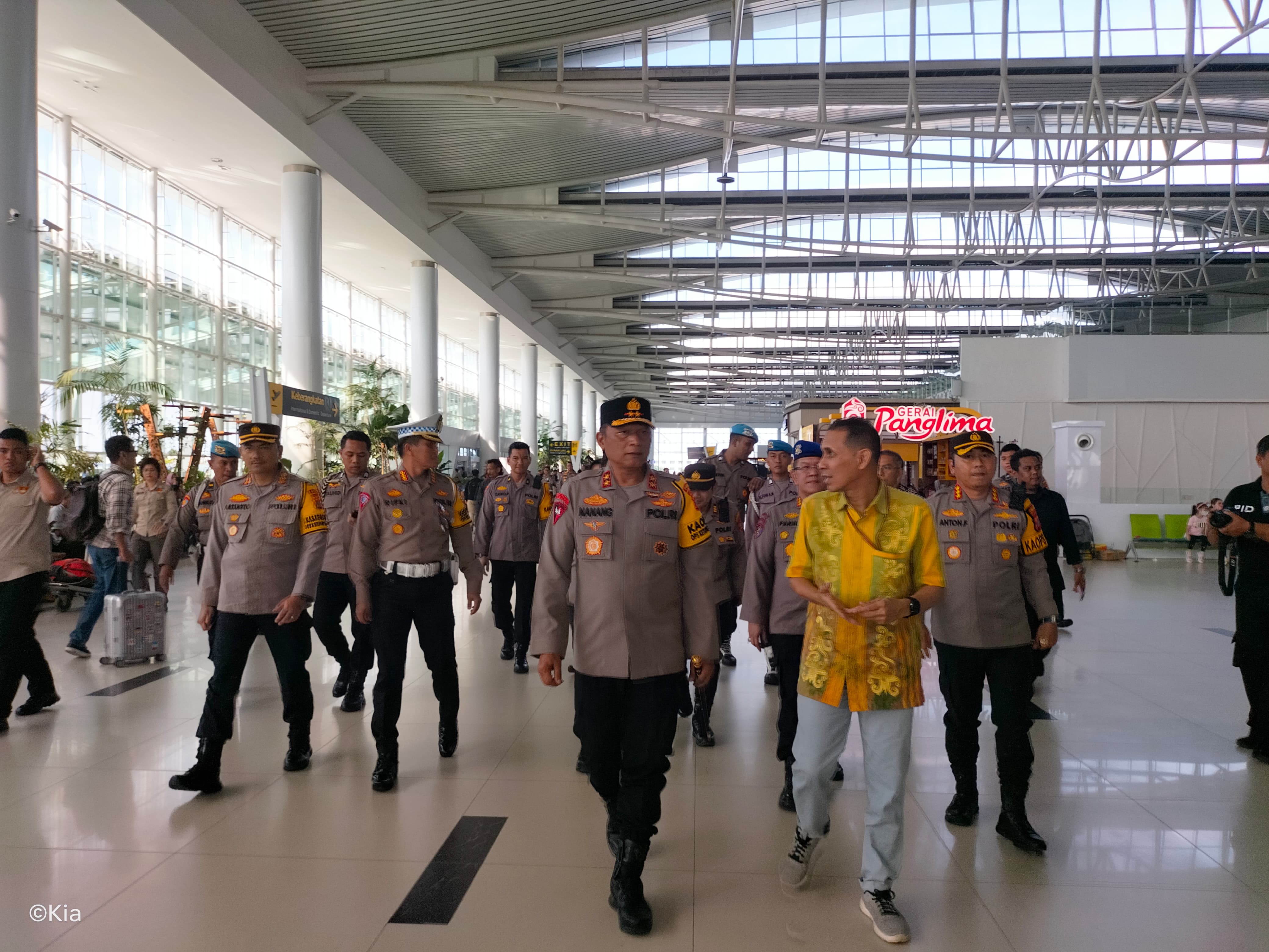Lebaran 2024, 20 ribu orang diperkirakan akan melewati Bandara SAMS Balikpapan Lebaran 2024, 20 ribu orang diperkirakan akan melewati Bandara SAMS Balikpapan