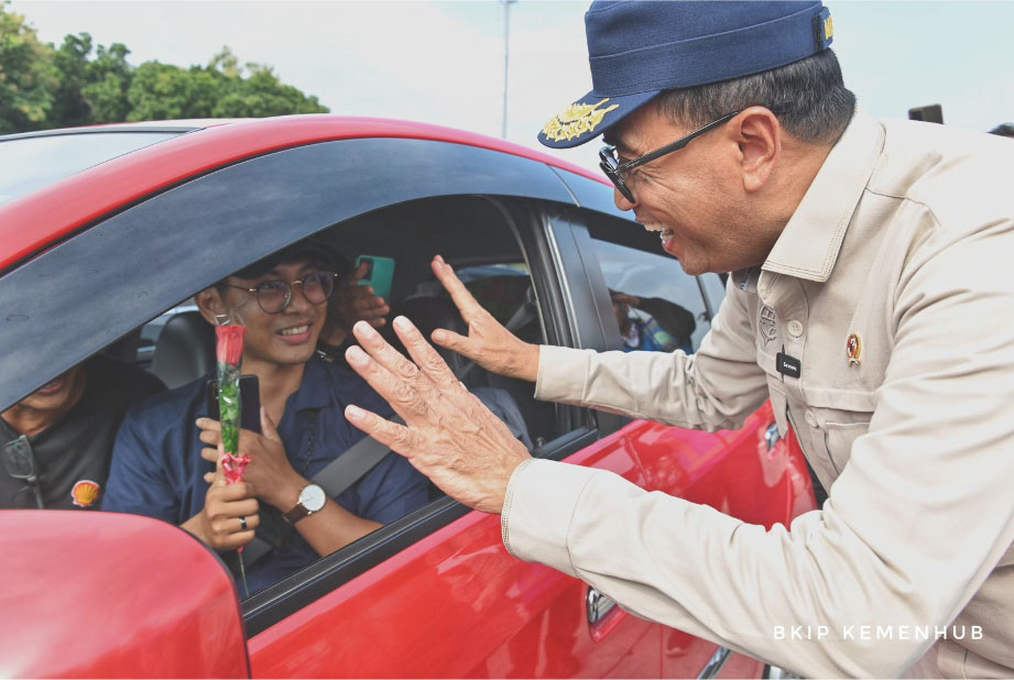 Menhub pantau kelancaran Arus Balik Lebaran dari Jawa Tengah ke Jawa Barat Menhub pantau kelancaran Arus Balik Lebaran dari Jawa Tengah ke Jawa Barat