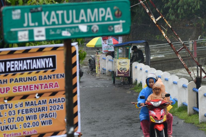 BMKG prakirakan sebagian besar wilayah hujan ringan pada Senin