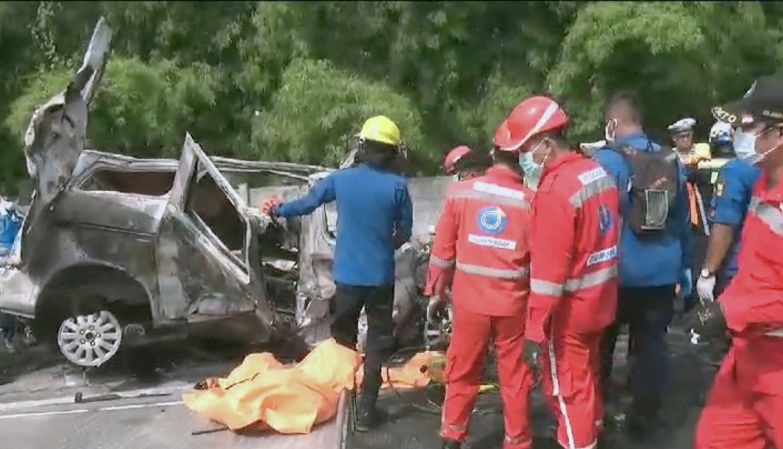 Sembilan orang dilaporkan meninggal dalam kecelakaan di KM 58 Sembilan orang dilaporkan meninggal dalam kecelakaan di KM 58