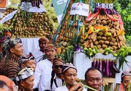 18 gunungan meriahkan tradisi Sewu Kupat