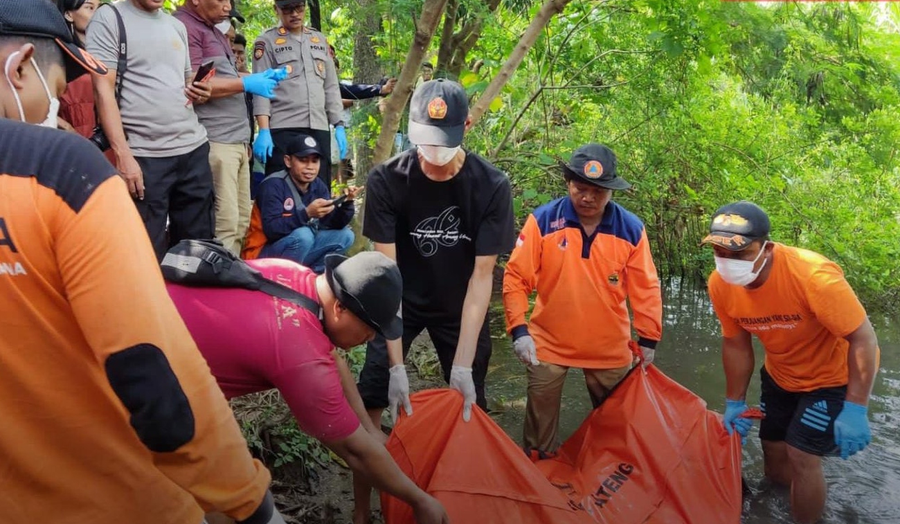 Pamit cari rumput, Rumaji ditemukan meninggal dunia di kubangan Pamit cari rumput, Rumaji ditemukan meninggal dunia di kubangan
