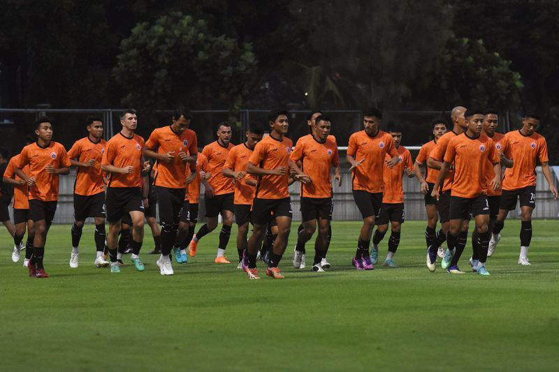 Persija dan empat klub Indonesia lainnya dijatuhkan sanksi oleh FIFA Persija dan empat klub Indonesia lainnya dijatuhkan sanksi oleh FIFA
