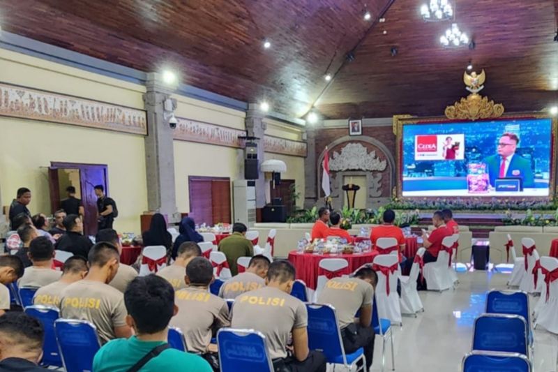 Polda Bali gelorakan nasionalisme lewat nobar Timnas Indonesia Polda Bali gelorakan nasionalisme lewat nobar Timnas Indonesia