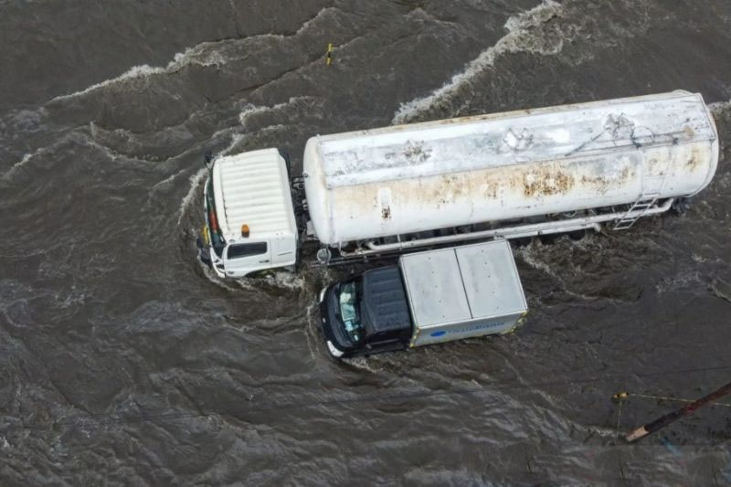 Sekitar 300 WNI terjebak di Bandara Internasional Dubai akibat banjir besar Sekitar 300 WNI terjebak di Bandara Internasional Dubai akibat banjir besar