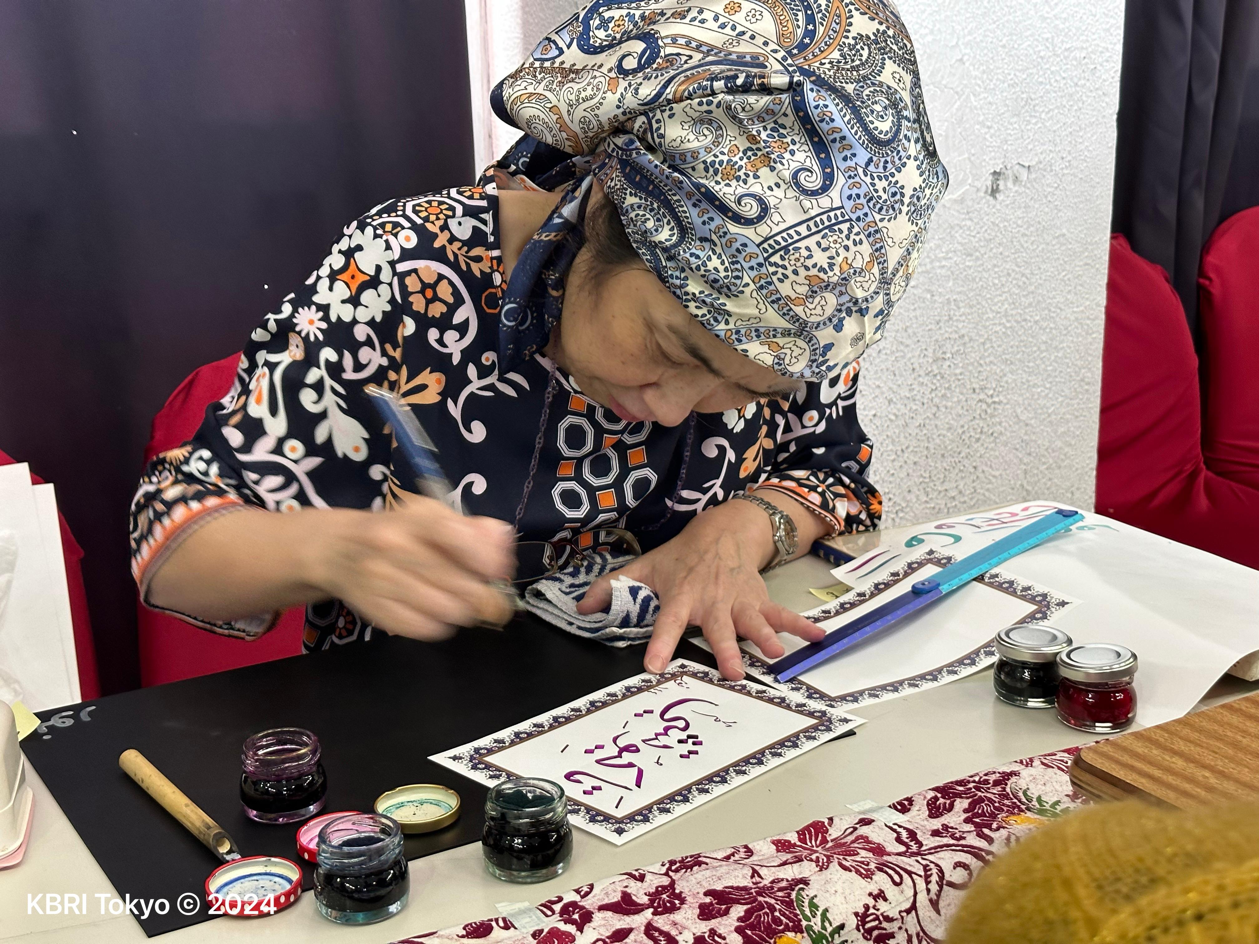 Ratusan warga Jepang antusias belajar Islam di Indonesia dalam Indonesia Islamic Cultural Festival Ratusan warga Jepang antusias belajar Islam di Indonesia dalam Indonesia Islamic Cultural Festival