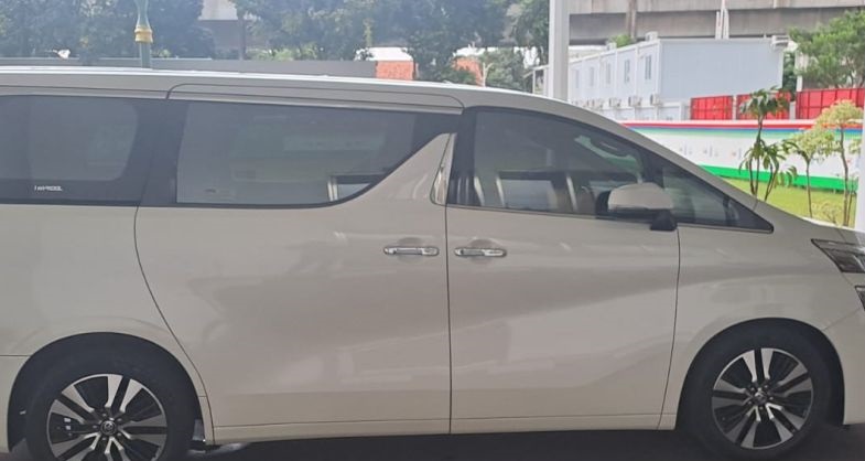 Penyidik Kejaksaan Agung geledah rumah Hervey Moeis di Jakarta Barat