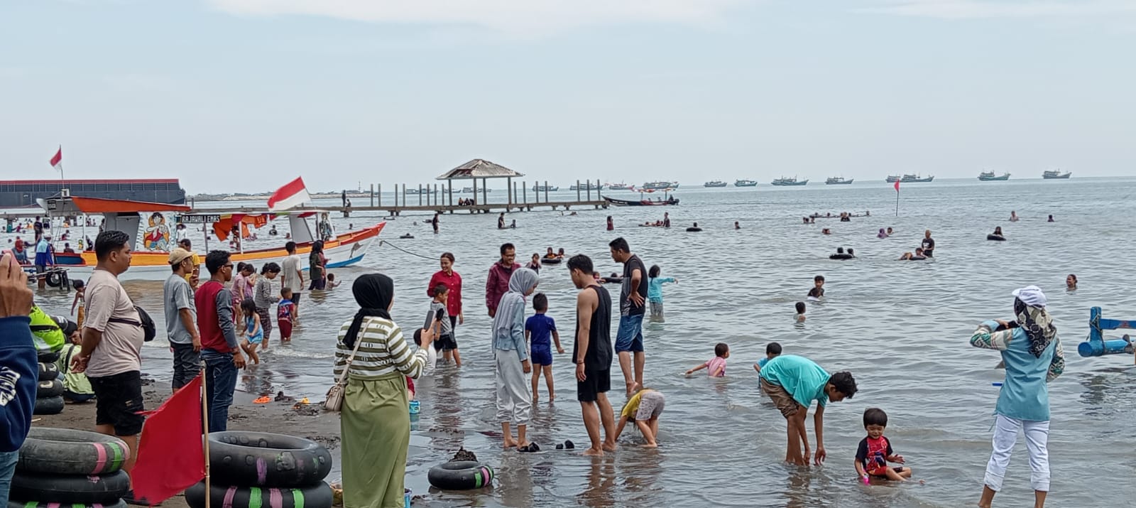 Wahana water sport jadi pilihan wisatawan di Pantai Alam Indah Tegal Wahana water sport jadi pilihan wisatawan di Pantai Alam Indah Tegal