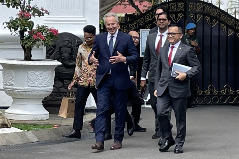 Presiden Jokowi-Tony Blair bahas rencana investasi energi di IKN Presiden Jokowi-Tony Blair bahas rencana investasi energi di IKN