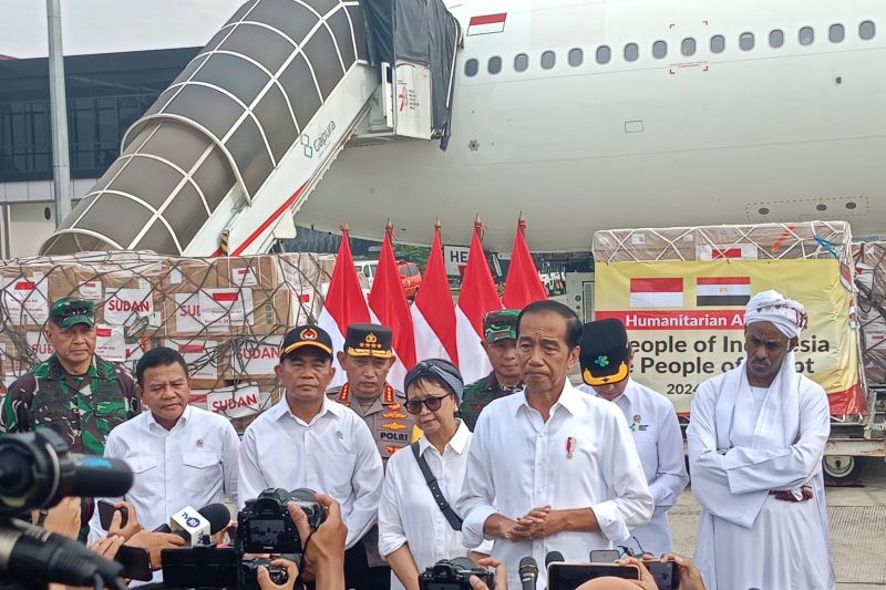 Presiden Jokowi lepas bantuan kemanusiaan untuk Palestina dan Sudan Presiden Jokowi lepas bantuan kemanusiaan untuk Palestina dan Sudan