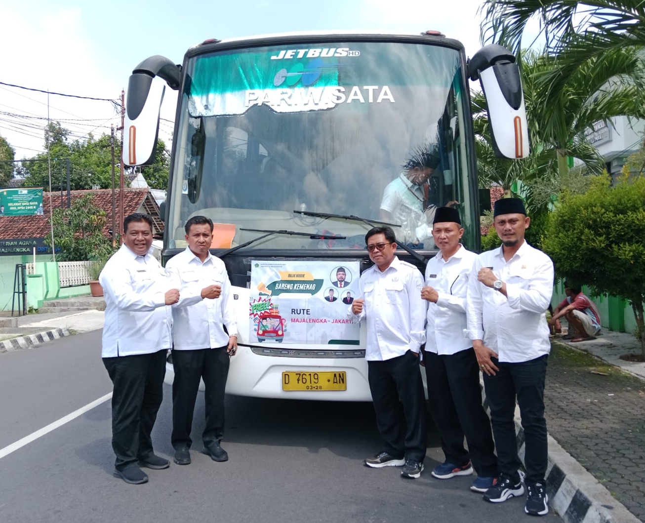 Kementerian Agama Kabupaten Majalengka lepas puluhan pemudik balik ke Jakarta