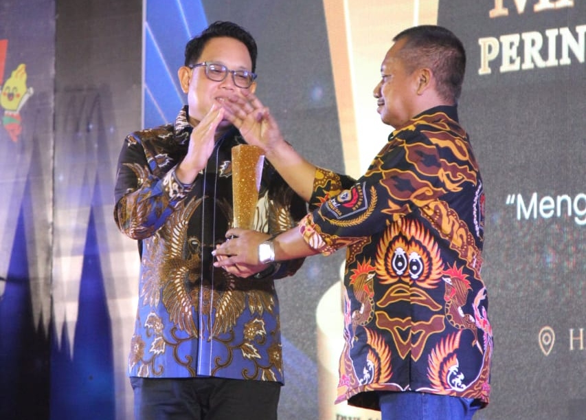 Pj Gubernur Jatim raih PWI Jatim Award 2024