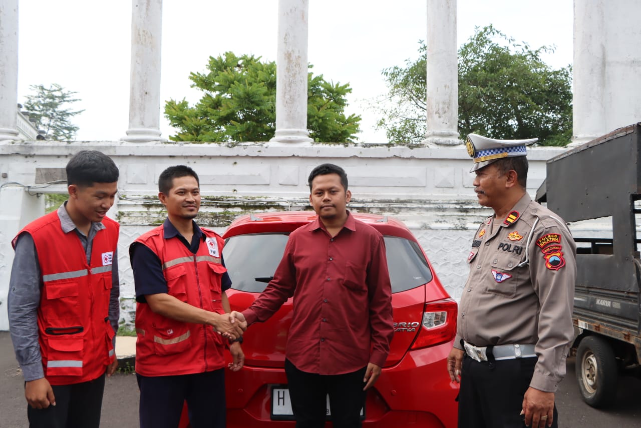 Diduga halangi mobil ambulance PMI, sopir Brio berdamai di Satlantas Salatiga 