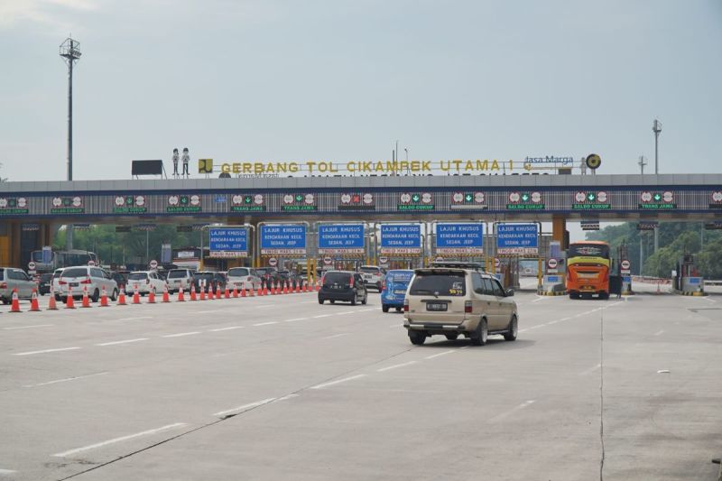 1,2 juta kendaraan meninggalkan Jabotabek pada H-2 Lebaran 1,2 juta kendaraan meninggalkan Jabotabek pada H-2 Lebaran