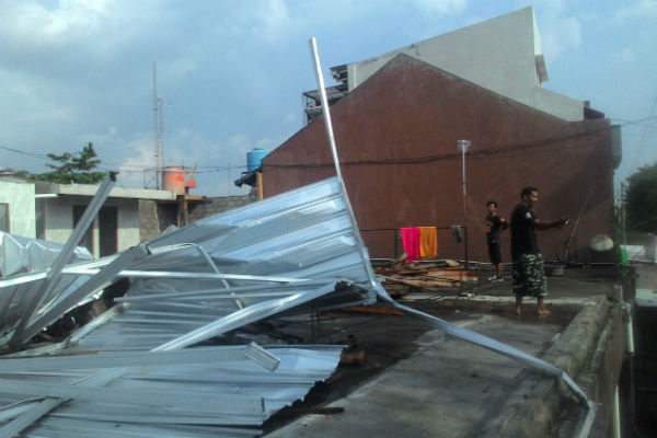 24 April 2018: 34 rumah di Bantul rusak akibat puting beliung 24 April 2018: 34 rumah di Bantul rusak akibat puting beliung
