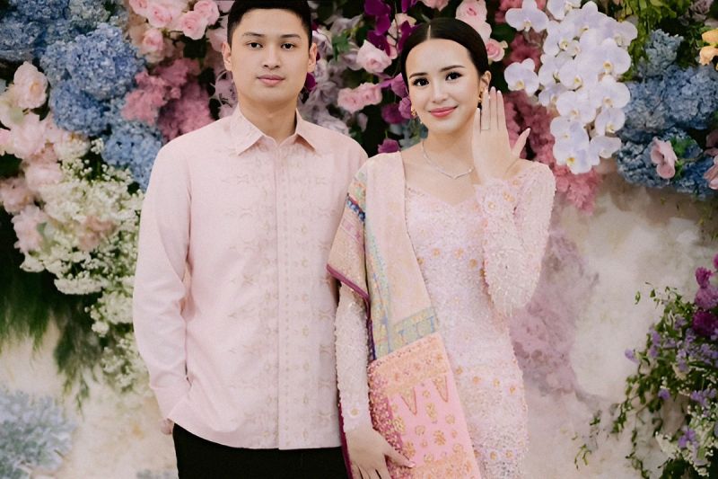 Beby Tsabina resmi dilamar sang kekasih, Rizki Natakusumah Beby Tsabina resmi dilamar sang kekasih, Rizki Natakusumah