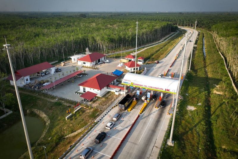 H-1 Lebaran lonjakan trafik kendaraan masih terjadi di JTTS H-1 Lebaran lonjakan trafik kendaraan masih terjadi di JTTS
