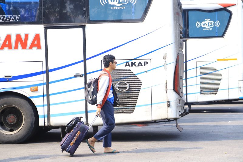 Puncak arus mudik di Terminal Poris Tangerang mulai hari ini Puncak arus mudik di Terminal Poris Tangerang mulai hari ini