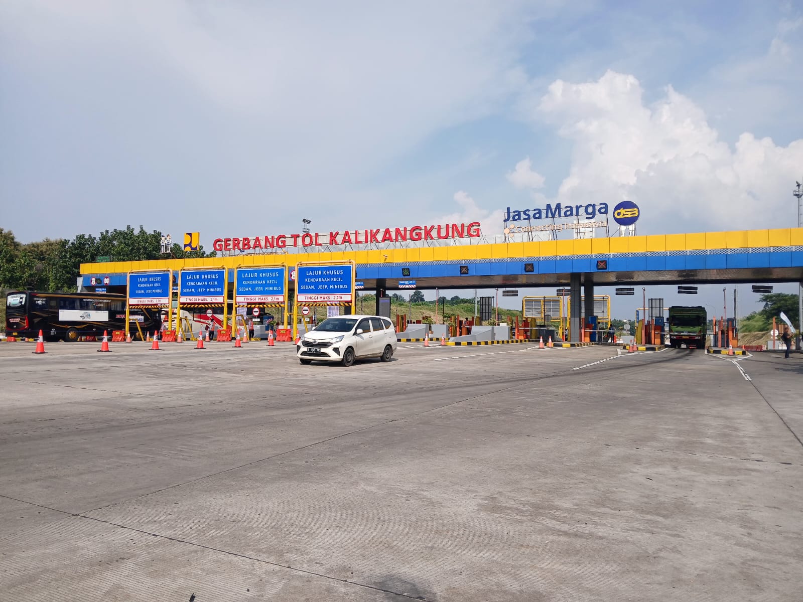One way arus balik akan diterapkan Sabtu besok pukul 14.00 One way arus balik akan diterapkan Sabtu besok pukul 14.00