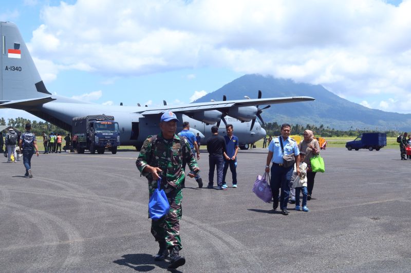 TNI AU sediakan pesawat gratis untuk prajurit kembali ke perbatasan TNI AU sediakan pesawat gratis untuk prajurit kembali ke perbatasan