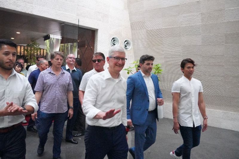 CEO Apple Tim Cook kunjungi Apple Developer Academy BSD City CEO Apple Tim Cook kunjungi Apple Developer Academy BSD City