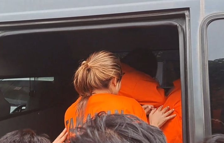Selebgram Chandrika Chika dibawa ke BNNK Jaksel untuk jalani asesmen