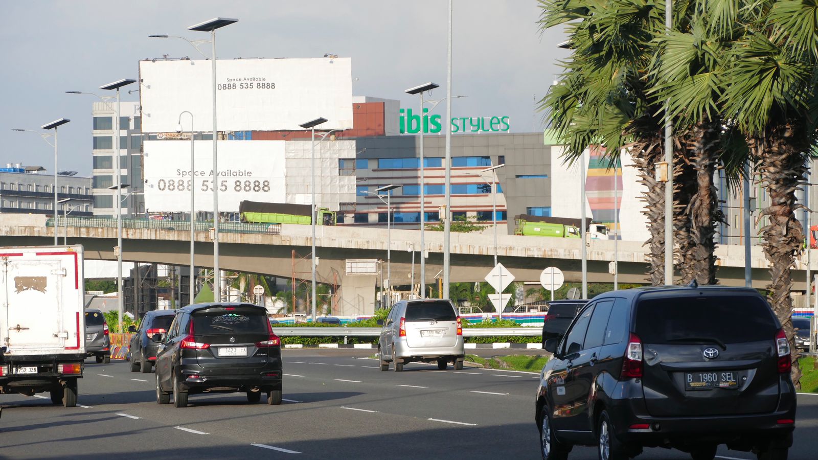 Tingkatkan pelayanan jelang mudik, East Flyover Bandara Soekarno-Hatta mulai beroperasi Tingkatkan pelayanan jelang mudik, East Flyover Bandara Soekarno-Hatta mulai beroperasi