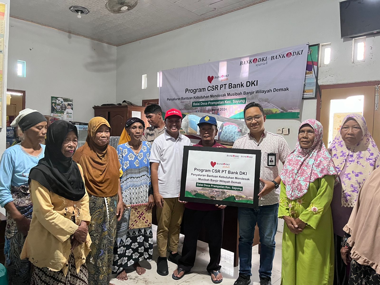 Bank DKI peduli salurkan bantuan bagi korban banjir di Demak Bank DKI peduli salurkan bantuan bagi korban banjir di Demak